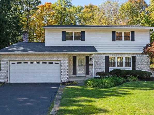 677 Timberlake Dr, Westerville, OH 43081