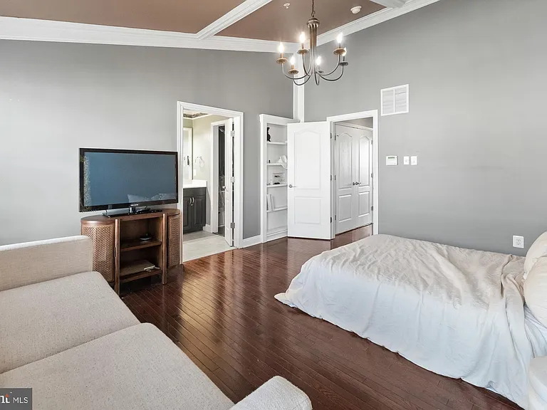 7803 Wormans Mill Rd — Photo 22