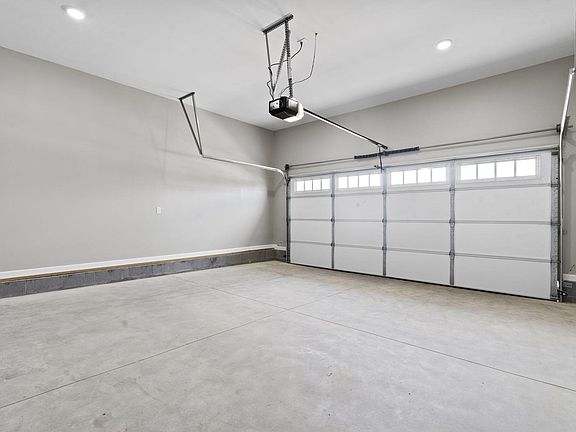 5th image of 605 Lillie Ct