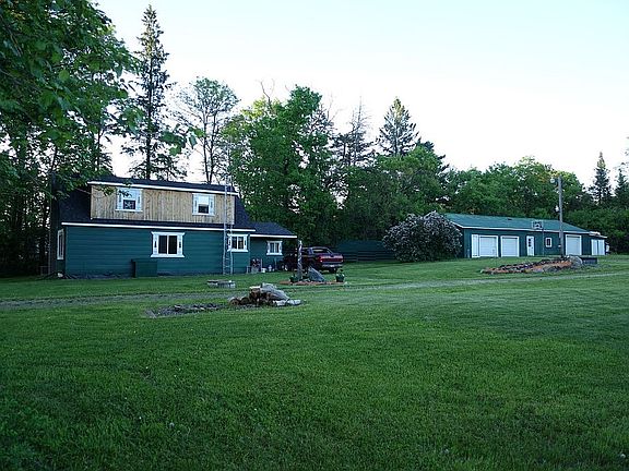 Country home on 2.65 acres!