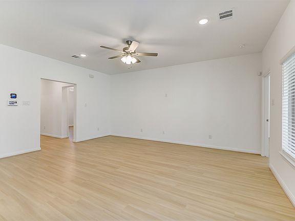 2nd image of 11927 Pondwood Dr #11927