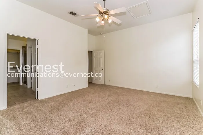 709 W 35th St — Photo 14
