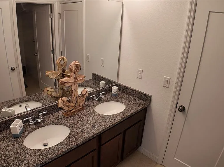 2436 Blowing Breeze Ave — Photo 18