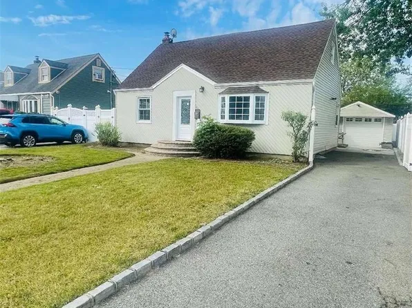 762 Park Avenue, Uniondale, NY 11553