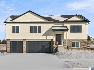 1542 Beartooth Dr, Lincoln, NE 68521