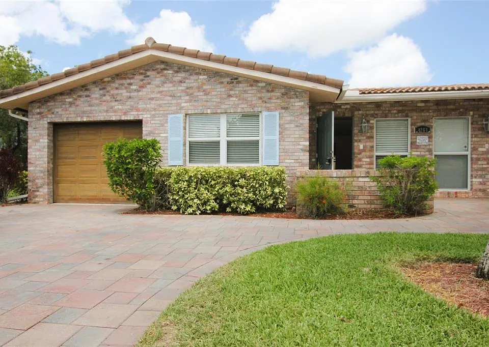 4261 NW 110th Ave #N
