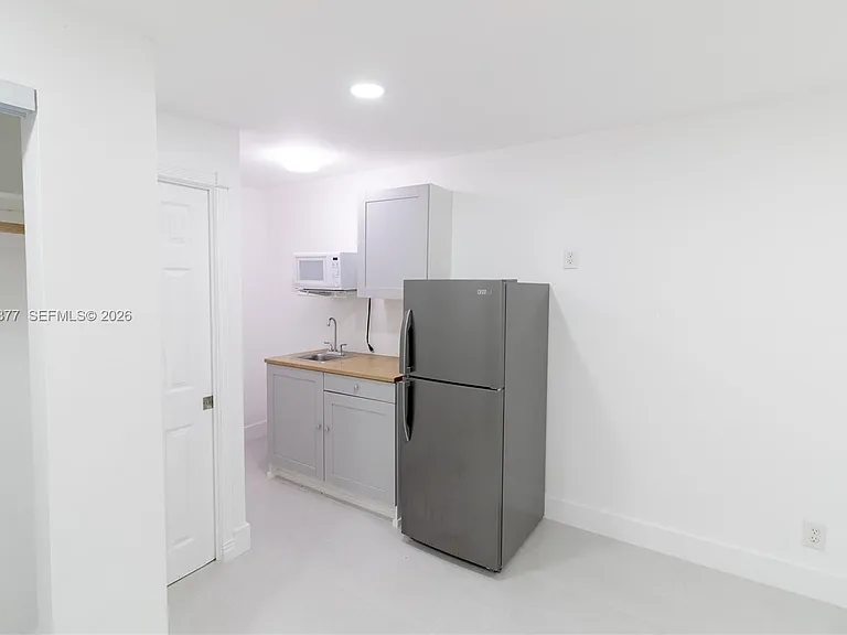 5803 Buchanan St — Photo 7