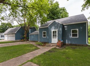 305 S Main St, Roland, IA 50236