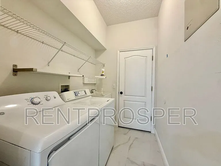 10181 Marsh Pine Cir — Photo 21