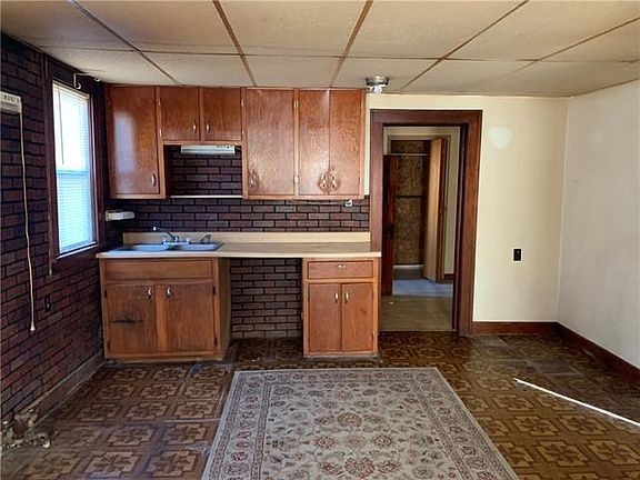 3rd image of 1401 Penn St