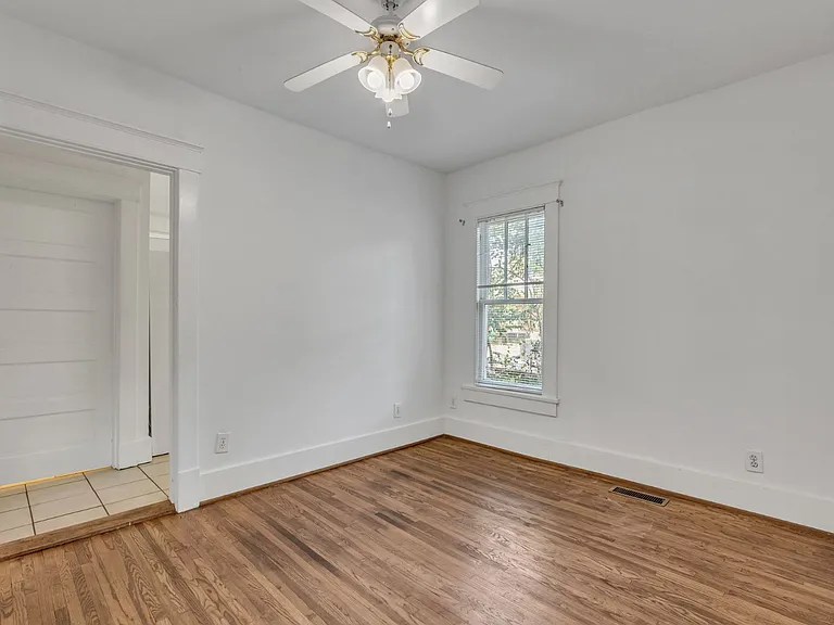 605 Park Cir #B — Photo 14