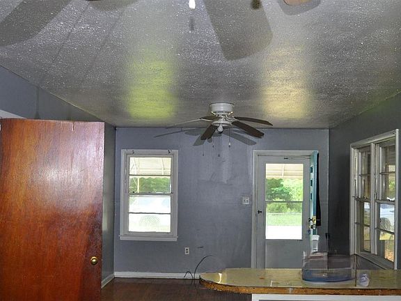 3rd image of 250 1st Ave
