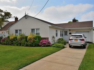 960 Henhawk Rd, Baldwin, NY 11510