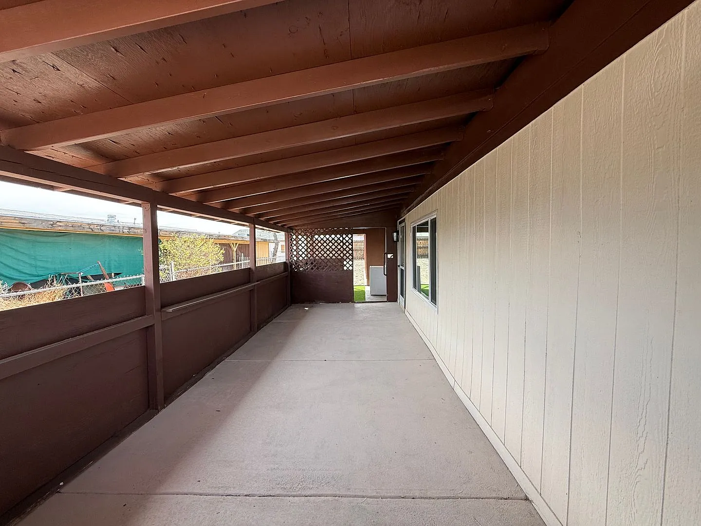 3 Bedroom Mobile Located in Bullhead City — Photo 3