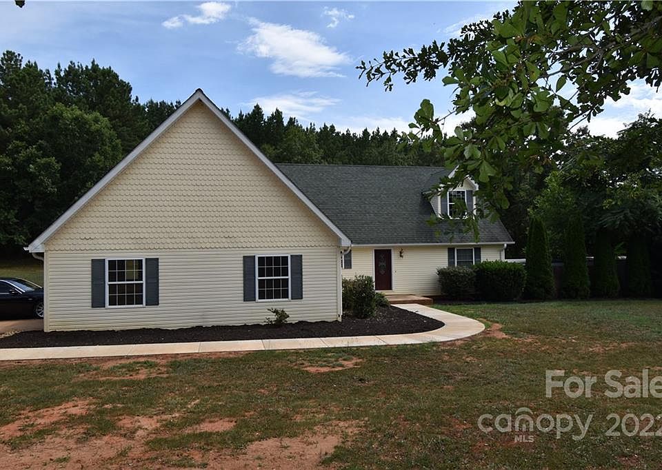 2nd image of 145 Stoneway Ln