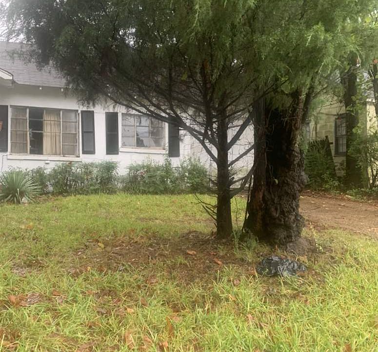 2nd image of 209 Mitchell Ave