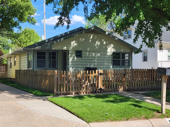 322 N Hubbard Ave, Minden, NE 68959
