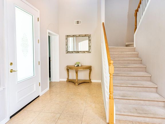 4th image of 520 Buckaroo Ct