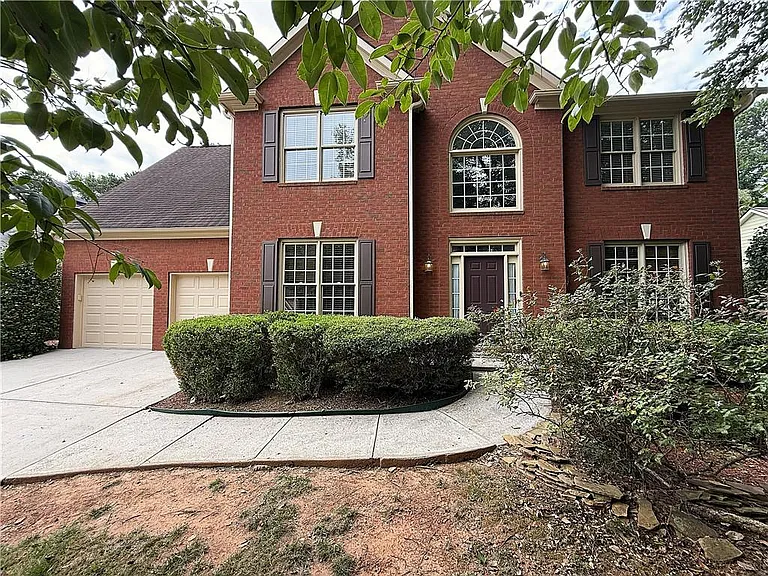 1310 Rosewood Dr — Photo 1