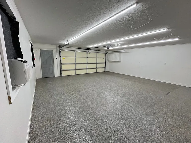 348 S Morton St — Photo 31
