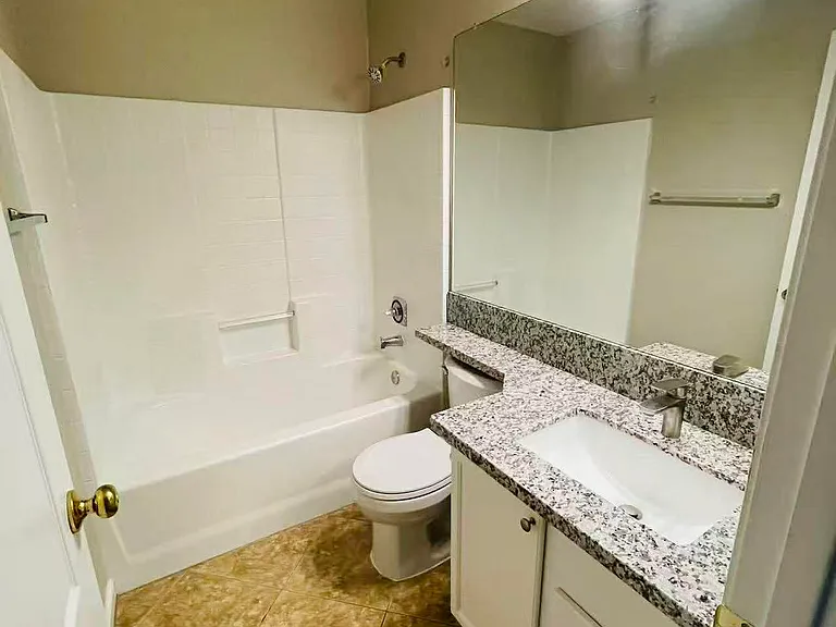 8618 W Paradise Dr — Photo 4