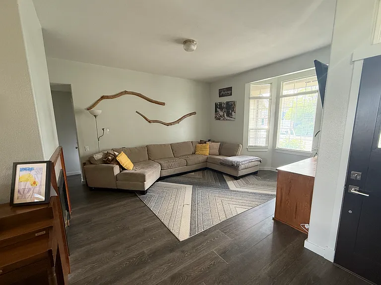 162 W Woodbury Dr — Photo 4