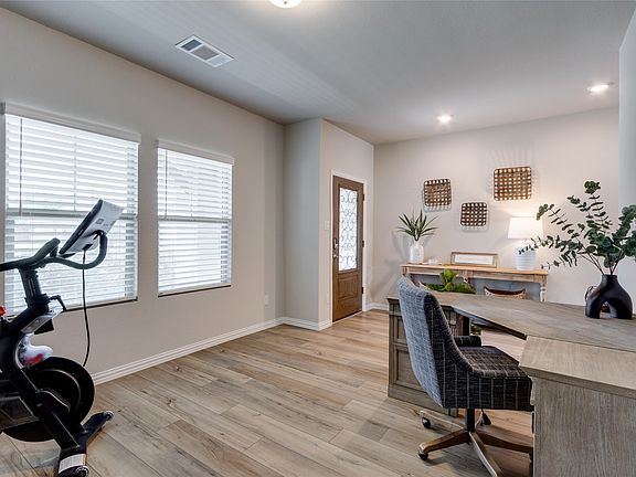 4th image of 2120 Draco Dr