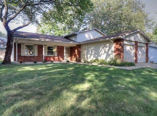 710 Ashton Ln S, Champaign, IL