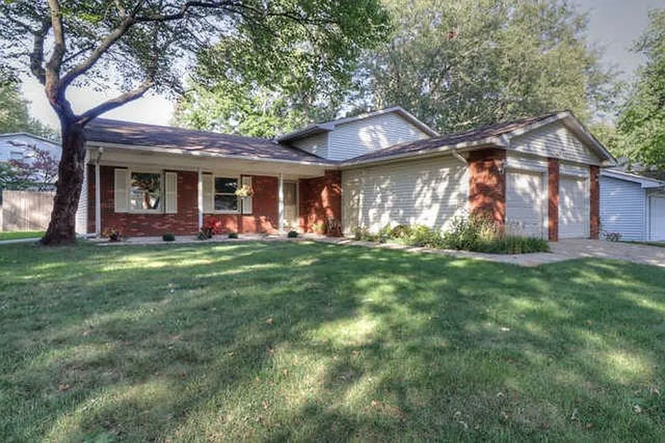 710 Ashton Ln S photo 1