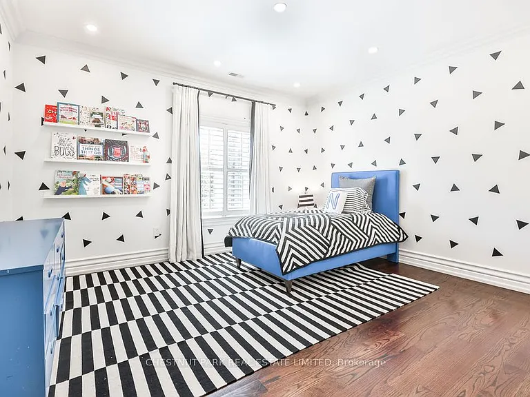 182 Saint Leonards Ave — Photo 32