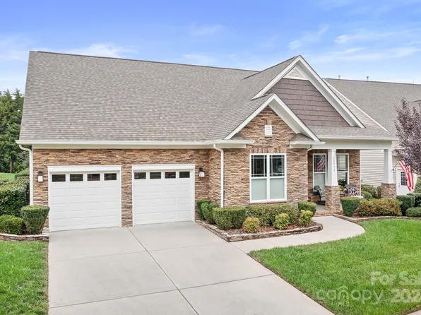 12918 Meetinghouse Dr, Cornelius, NC 28031
