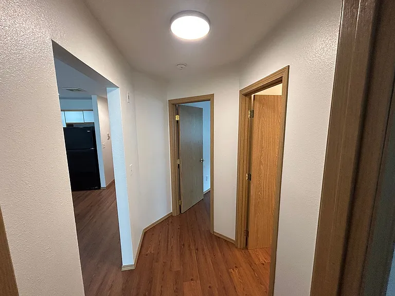 950 South Ash — Photo 13