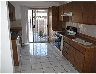 4th image of 4224 Rollingstone Dr