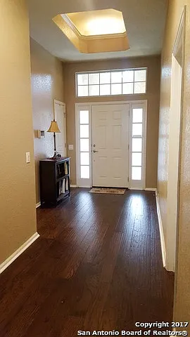 4 bed, 2.0 bath, 2272 sqft, $2,150 — Photo 4