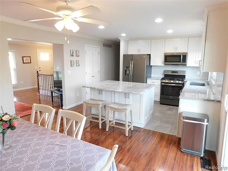 2759 Winter Dr — Photo 5