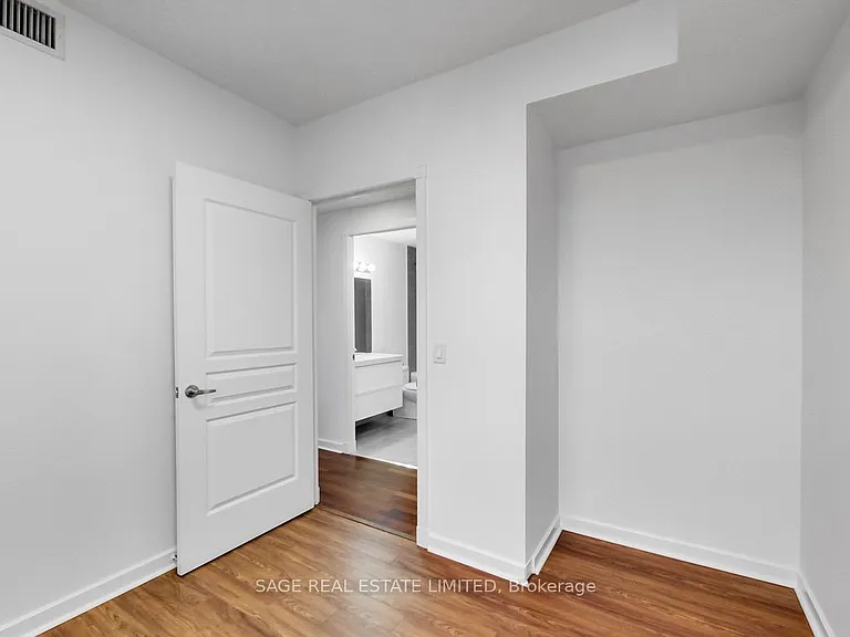 438 Richmond St W #910 — Photo 24