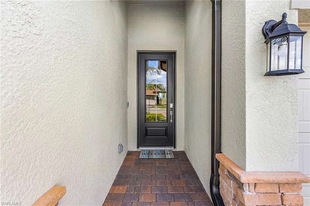 4 bed, 3.0 bath, 2267 sqft, $3,995 — Photo 4