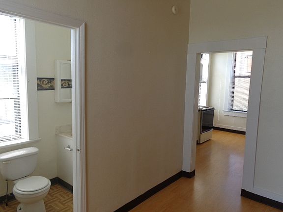 5th image of 119 N 1st St APT D