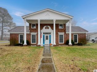 301 Dees St, Hazel, KY 42049