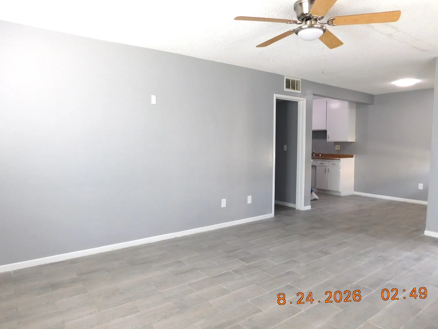 2 bed, 888 sqft, $1,595 — Photo 2