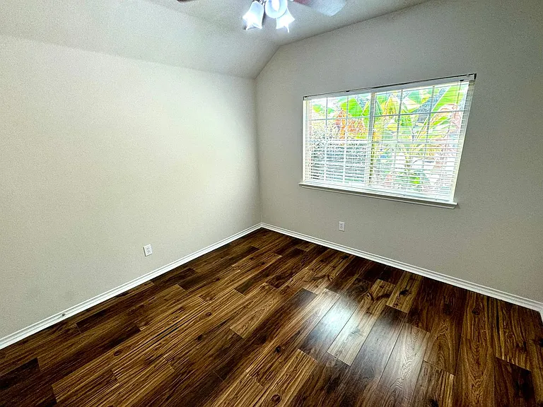 1703 Stonewick Dr — Photo 11