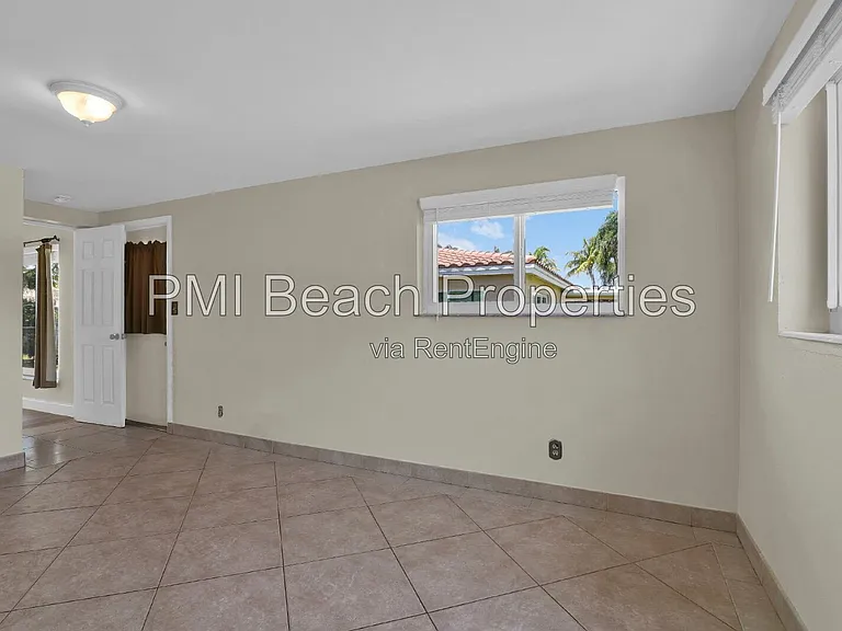 350 NE 29th St — Photo 24