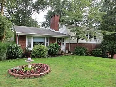 3709 Grove Rd photo 1