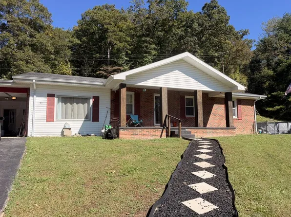 51 Annies Ln, Hagerhill, KY 41222