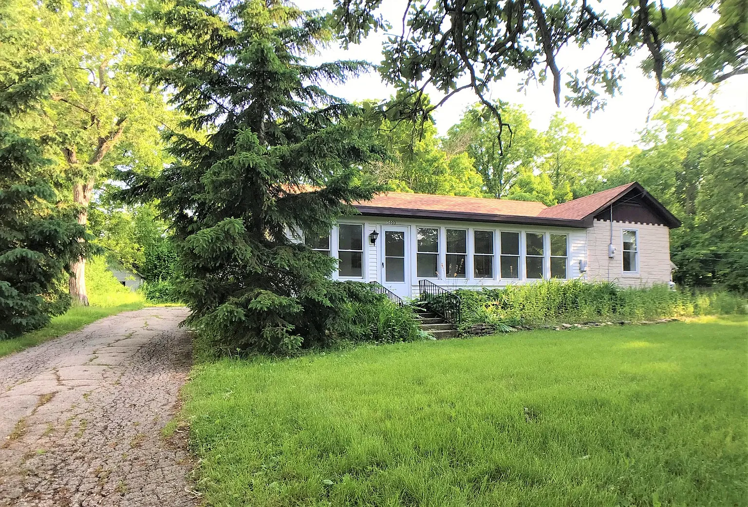 5603 George St photo 1