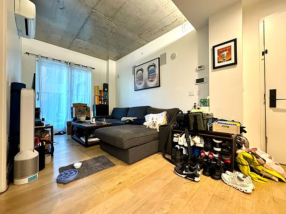 3rd image of 131 Manhattan Ave #4B