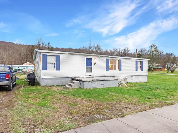 46 Wall St, Albright, WV 26519