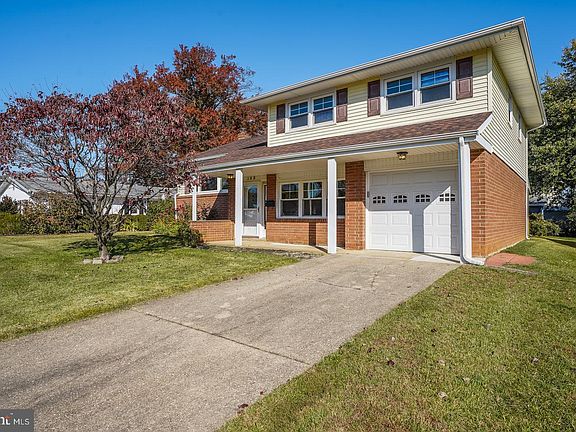 3rd image of 165 Rockrose Dr