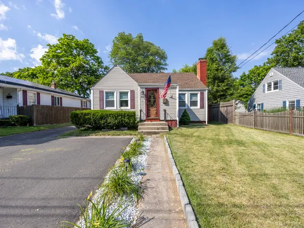 35 School Street, Plainville, CT 06062