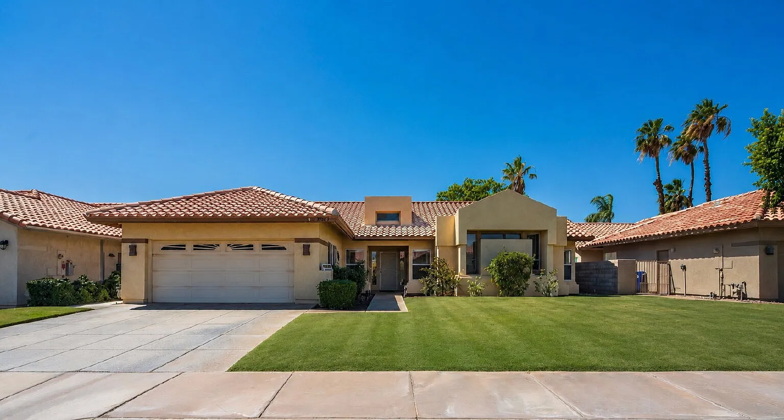 3 bed, 2.5 bath, 1941 sqft, $4,000 — Photo 1